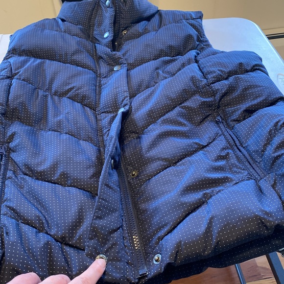 GAP puffy vest, XL, navy with small polka dots - Picture 6 of 6
